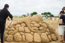 «Art-песок», или как взрослые и дети из песка лепили — Электронный Солигорск