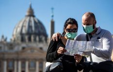 Туристы рассказали, как защищаются от коронавируса в поездках