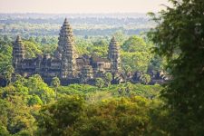 Камбоджа разрешила въезд в страну вакцинированным туристам