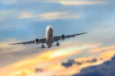 Объем авиаперевозок за октябрь составил 11 млн поездок