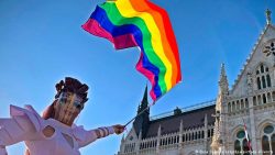 Новый образ женщины и гомофобия: что показали на Art Cologne в 2021 году — Deutsche Welle