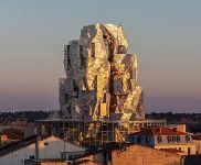 Открытие мерцающей башни Luma Arles Фрэнка Гери намечено на июнь — The Art Newspaper Russia