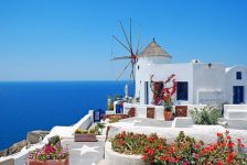 Греция внесла изменения в правила въезда для туристов