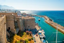 Кипр перенес старт действия новых правил въезда в страну
