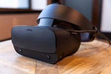 Oculus представила VR-шлем по мотивам аниме Sword Art Online — Киберспорт